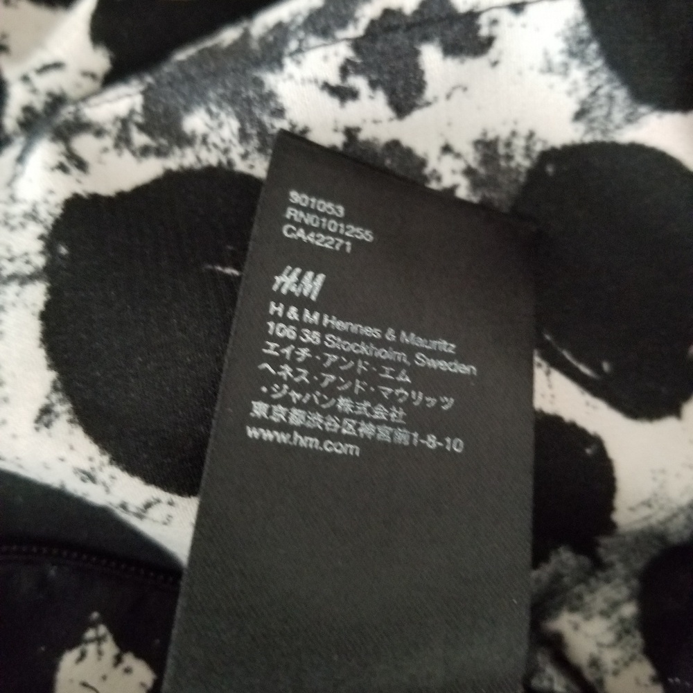 H&M top. - Picture 7 of 7